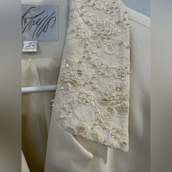 Lord & Taylor Ivory Blazer with Lace Accents - Picture 12 of 14